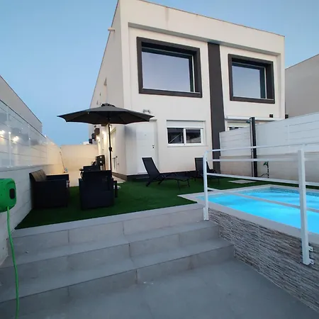 Nueva Casa With Private Pool Villa