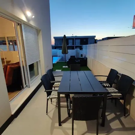 Nueva Casa With Private Pool Villa *