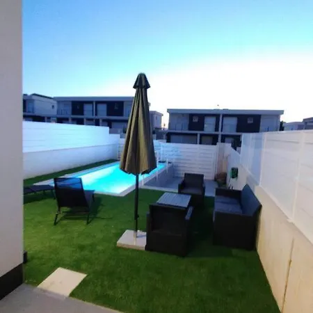 Villa Nueva Casa With Private Pool
